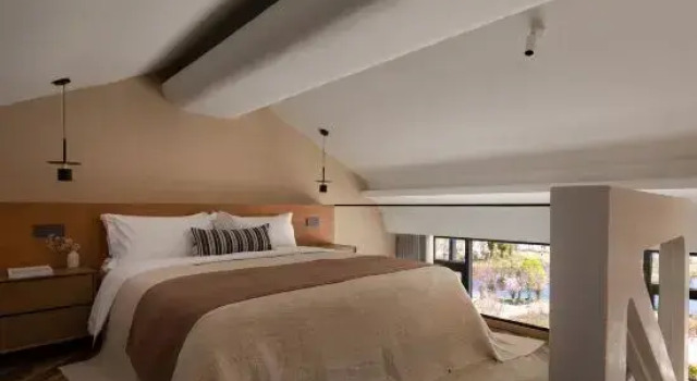 Люкс Lugu Lake Shanyu Lake View Resort Hotel (Daluoshui Branch)