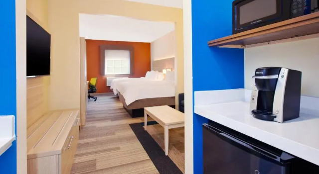 Четырёхместный полулюкс Holiday Inn Express Absecon-Atlantic City Area by IHG