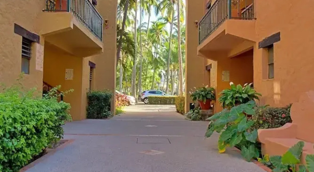 Четырёхместный номер Standard с балконом Hermoso alojamiento en los Tules, frente al mar en medio de hermosos jardines, es Unico