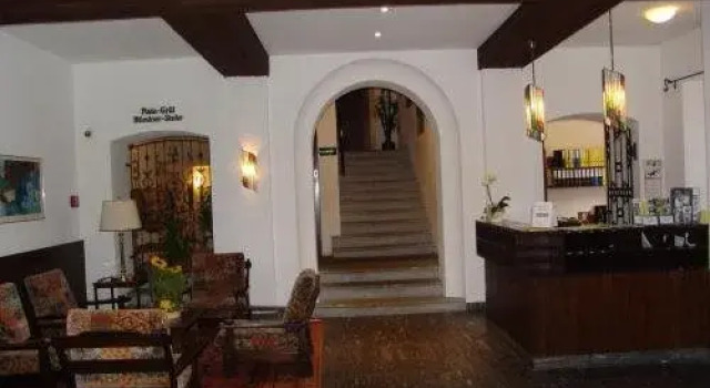 Hotel Brocco & Posta, Book Hotel Mesocco Moesano