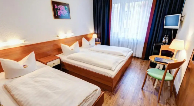 Трёхместный номер Standard Hotel Antares München