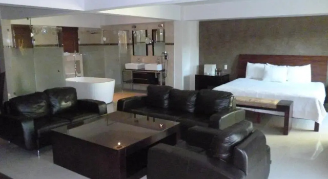 Casa de las Flores Hotel