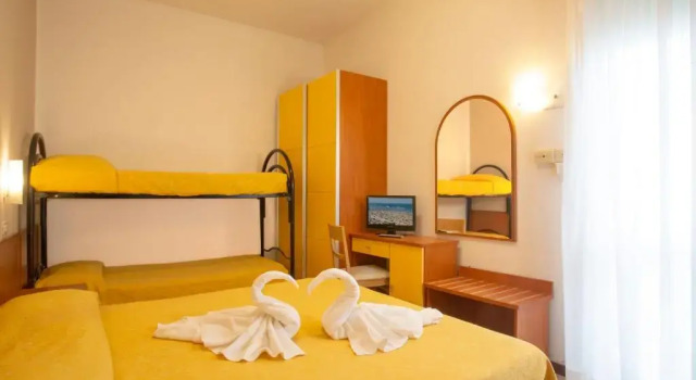 Четырёхместный номер Standard с видом на море Hotel Carnaby