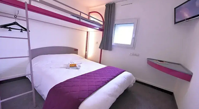 Трёхместный номер Classic Cit'Hotel Saxotel Chalon-sur-Saône Nord