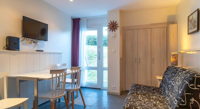 Coastal Apartment With Heated Pool, Rezerwuj Apartament Guidel-Plages 