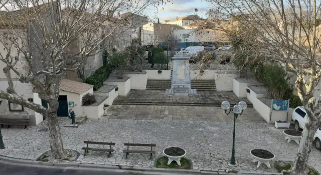 La pergola, Book Hotel Hotels in Valros with Parking, Parking