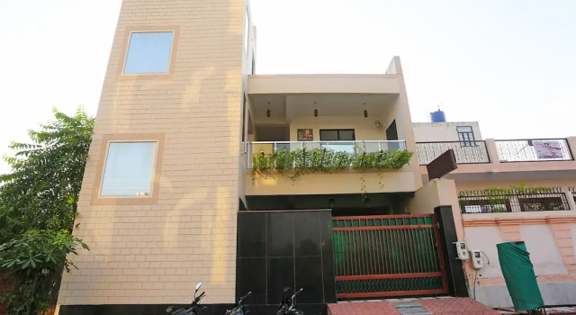 Hotel Taj Niwas by OYO Rooms