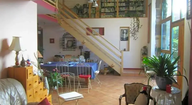 Chambres dhôtes le Peyroux, Забронировать Отель Комбронд Пюи-де-Дом