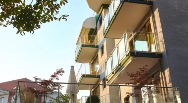 Bernstein Villa Kastania
