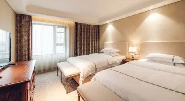 Семейный люкс Byrne Leeds Hotel