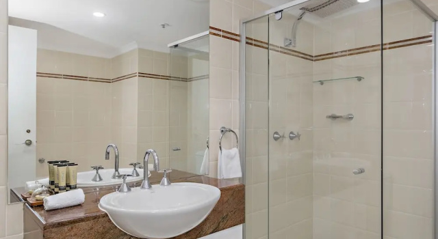 Номер Standard c 1 комнатой с балконом и с видом на океан Oscar On Main Beach Resort