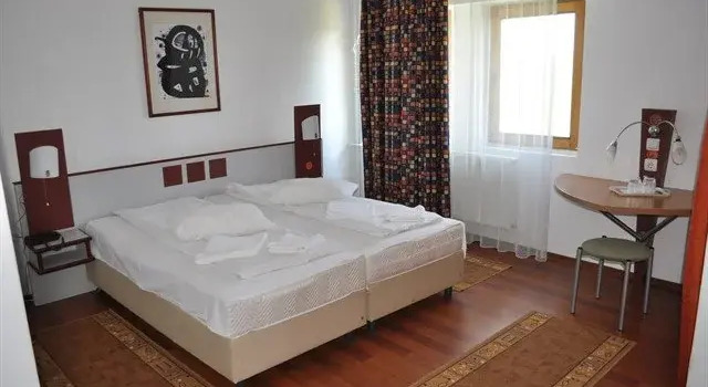 Hotel Ariesul, Varaa Hotelli Turda 
