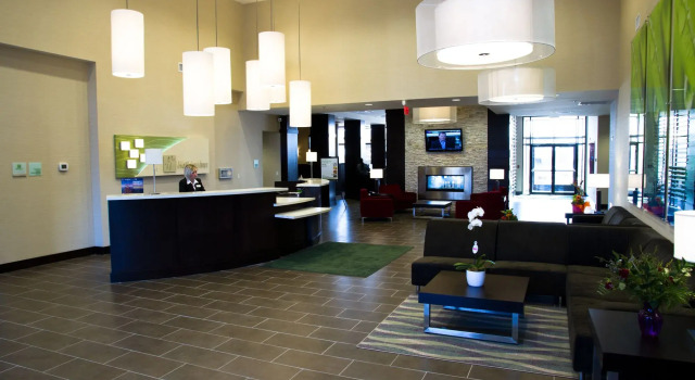 Holiday Inn Hotel & Suites Red Deer, Book Hotel Red Deer Central Alberta