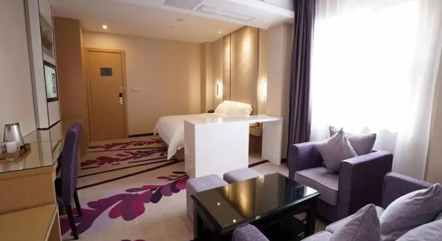 Двухместный люкс Deluxe с видом на улицу Lavande Hotel Qingyuan Flying Lake