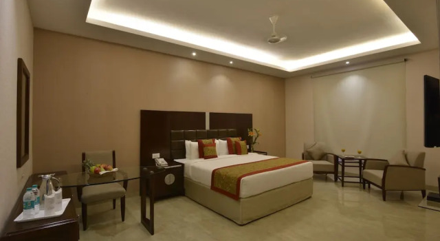 Двухместный номер Deluxe Orchha Palace and Convention Centre