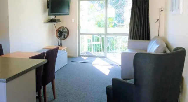Апартаменты La Rochelle Motel