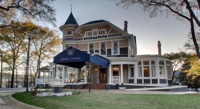 Люкс с 2 комнатами Hotel Finial BW Premier Collection Oxford - Anniston