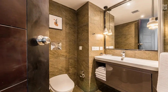 Двухместный люкс с балконом и с видом на горы Udaan Himalayan Suites and Spa
