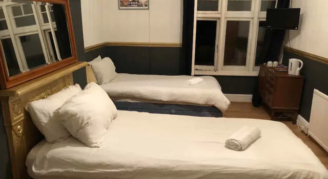 Номер Economy Tourian Lounge Hotel