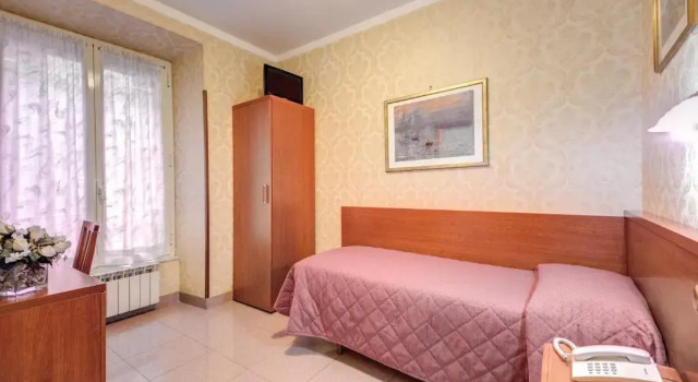 Трёхместный номер Hotel Milo