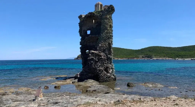 La Casa Poli un tiny loft au Cap Corse, Buchen Sie Hotel Erbalunga Cap Corse