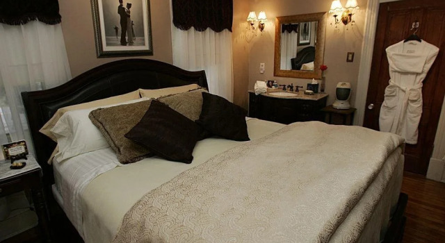 Magnolia House Inn, Book Bed and Breakfast Hampton Virginia