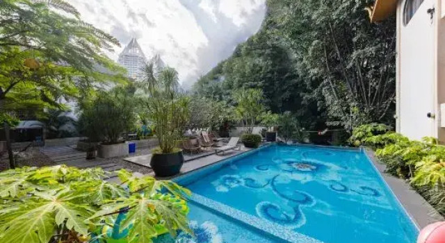 T12 Fuju Leisure Resort Hotel (Xingguang Night Market Branch, Jinghong Gaozhuang, Xishuangbanna), Prenota Resort Hotel a Yunnan con piscina, Piscina