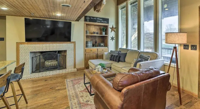 Balcony w/ Hot Tub: Monkey Island Vacation Rental!, Book Lejlighed Monkey Island Oklahoma