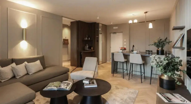 Апартаменты Deluxe Lingers Suites & Residence