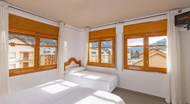 Hostal Trainera, Забронировать Отель Эстерри-д'Анеу Pallars Sobirà, рядом с Экомузей в долине Анеу