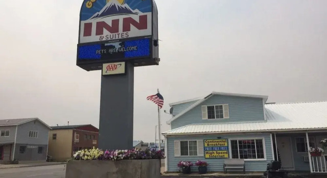 Going To The Sun Inn And Suites, Rezerwuj Hotel Browning Montana