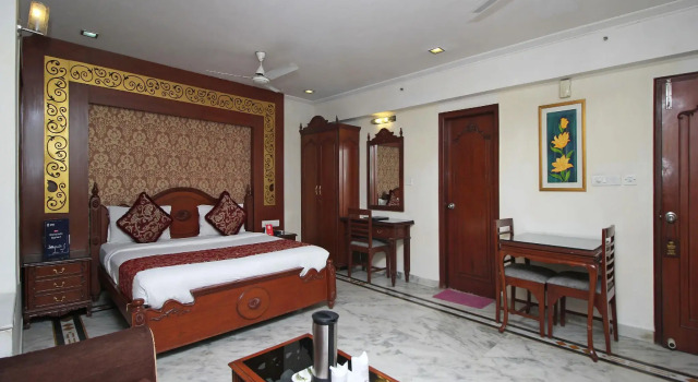 OYO 5915 Hotel Swagath, Забронировать Отель Отели Нью-Дели с завтраком, Завтраки