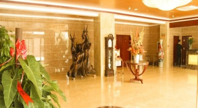 Greentree Inn Yantai University Business Hotel, Забронировать Отель Лайшань 