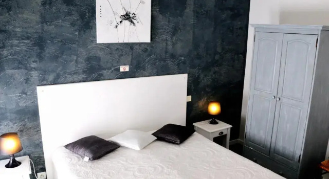 Двухместный номер Comfort с видом на внутренний двор Hotel du Midi