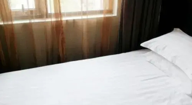 Guangzhou 100 Chain Apartment