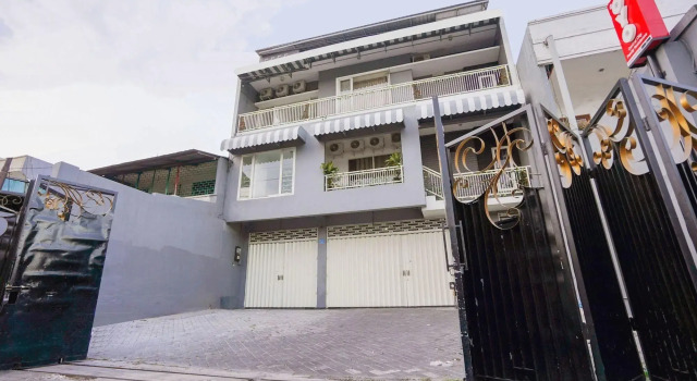 Central City Family Residence by OYO Rooms