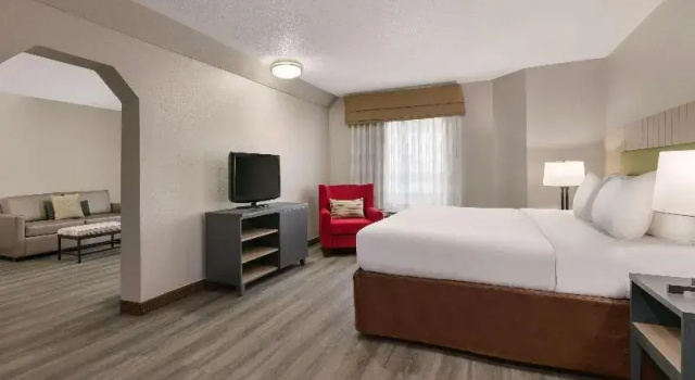 Студия Country Inn & Suites by Radisson, Roanoke Rapids, NC