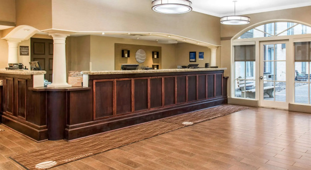Comfort Inn Airport Bloomington, Varaa Hotelli Hotellit Minnesota pysäköinnillä, Pysäköinti