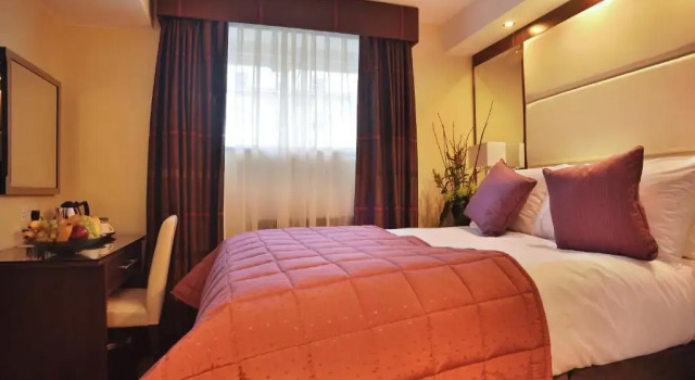 Трёхместный номер Family Grand Club Grand Royale Hyde Park