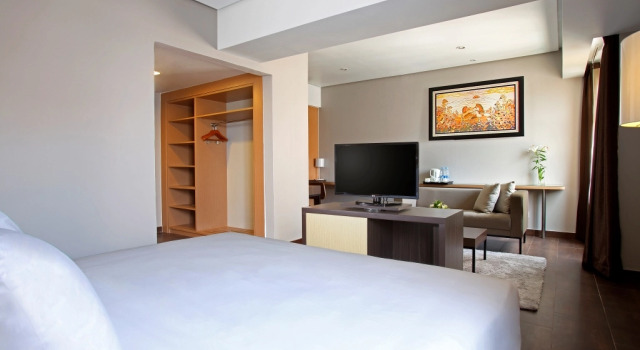 Suite junior Hotel Santika Depok