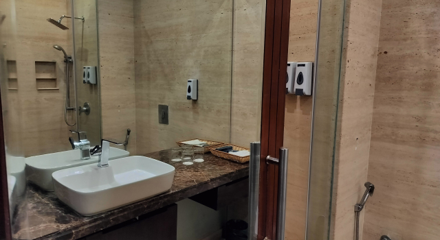 Номер Deluxe Bel-La Monde Hotel NH8 at 6km from IGI Airport Delhi