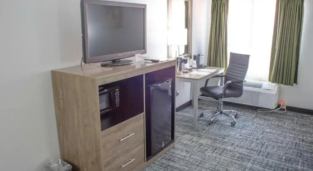 Номер Standard Best Western Plus MidAmerica Hotel