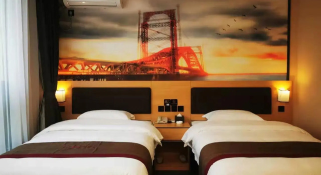 Thank Inn Hotel Shanxi Weinan Huayin City Huashan Scenic Yuquan Road, Buchen Sie Hotel Huayin Shaanxi