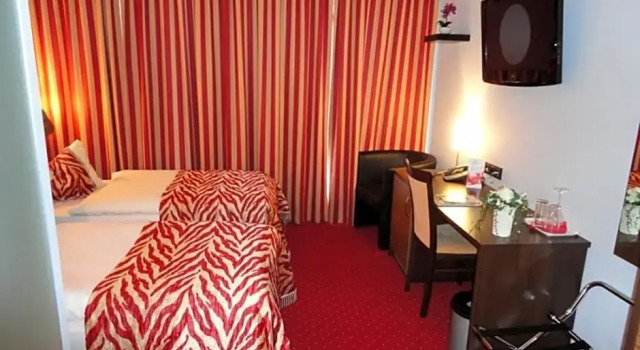 Номер Deluxe Grand Hotel Dream Main City Center