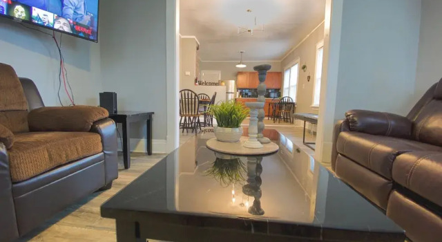 Large 6Br, 2Ba Close To Niagara Falls, Buchen Sie Ferienhaus Niagara Falls 