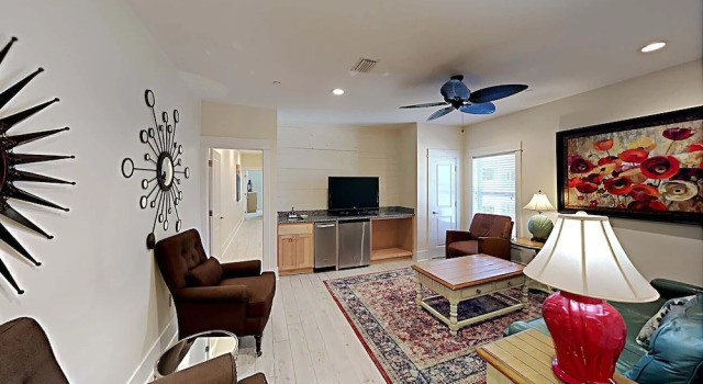 Pearl East, Boek Vakantiehuis Gulf Shores 