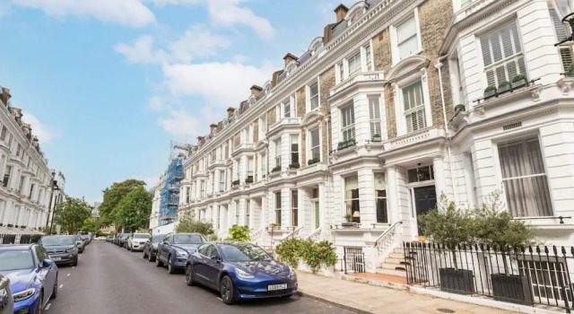 Green History 3 Bedrooms in Kensington, Забронировать Апартаменты/квартира Лондон Большой Лондон, рядом с Kensington Town Hall