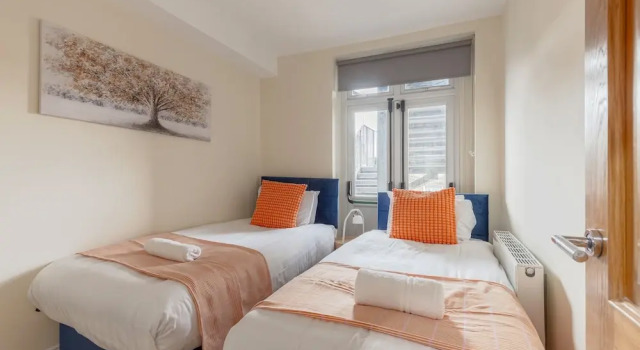 Апартаменты Warm Apartments in Queensway