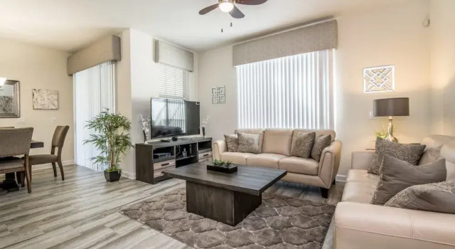 Amazing Townhouse! Storey Lake - 4813CS