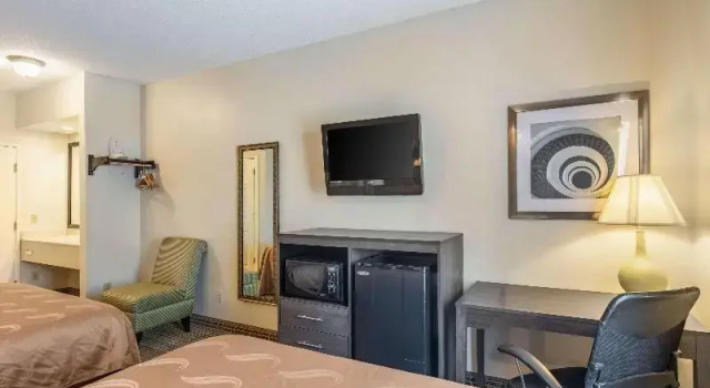Четырёхместный номер Standard Quality Inn Rome South